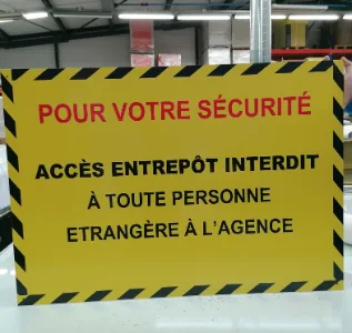 Signalétique sécurité entrepôt